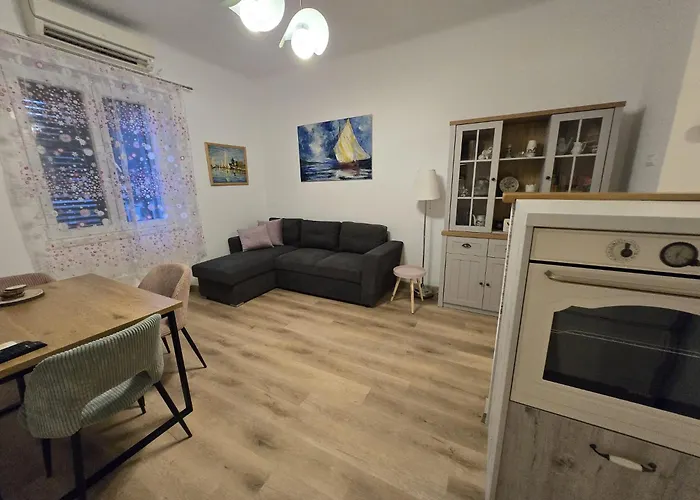 Apartament Adela *